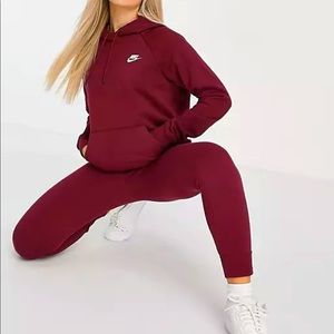 Womens Nike Tracksuit ✔️